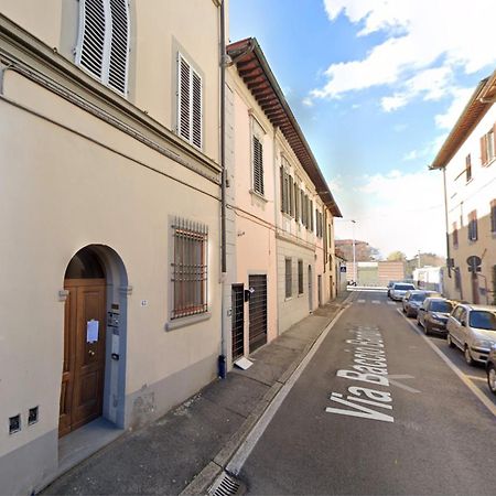Indipendent Studio Apartment With Terrace - Parking Florencia Exterior foto