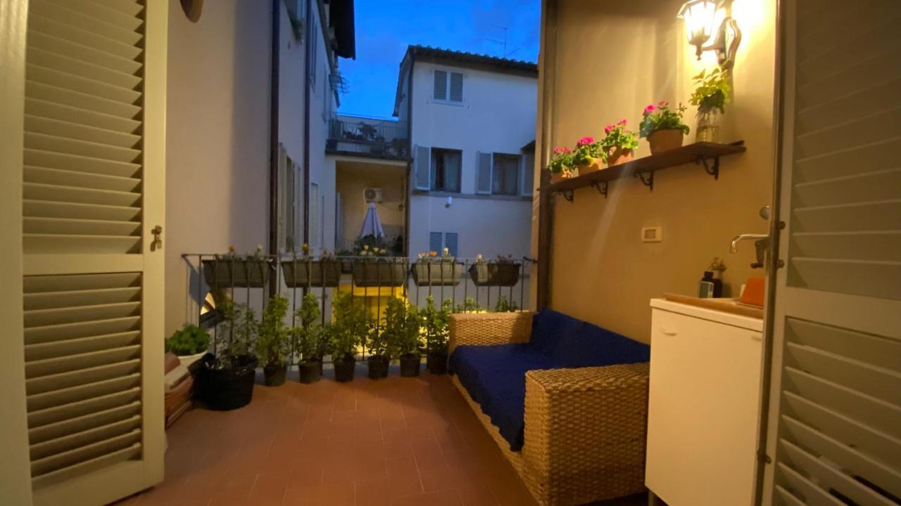 Indipendent Studio Apartment With Terrace - Parking Florencia Exterior foto