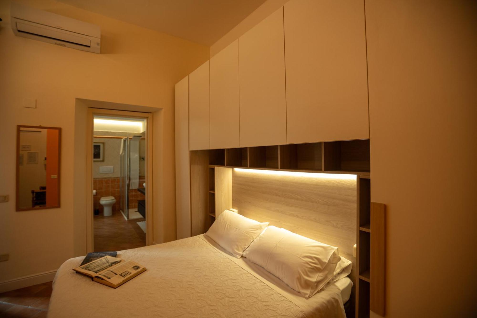 Indipendent Studio Apartment With Terrace - Parking Florencia Exterior foto