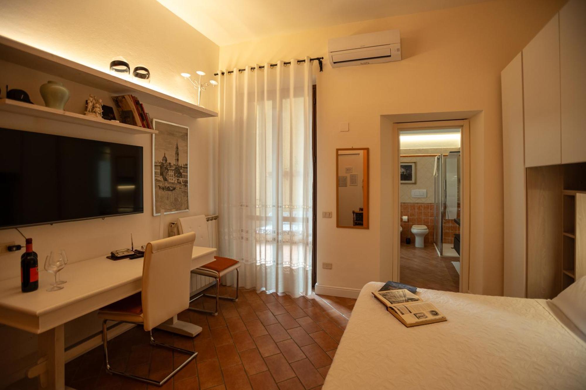 Indipendent Studio Apartment With Terrace - Parking Florencia Exterior foto