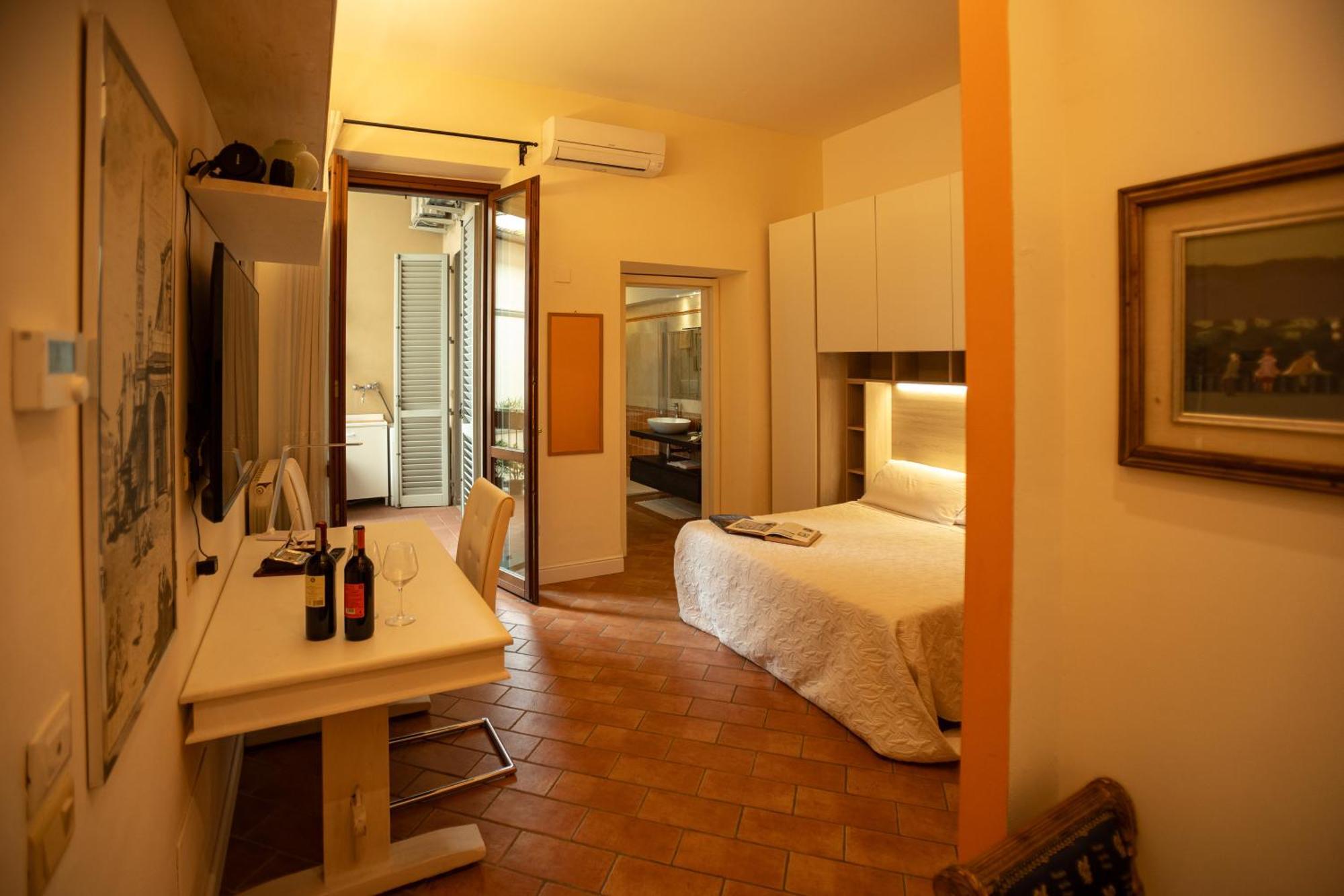 Indipendent Studio Apartment With Terrace - Parking Florencia Exterior foto