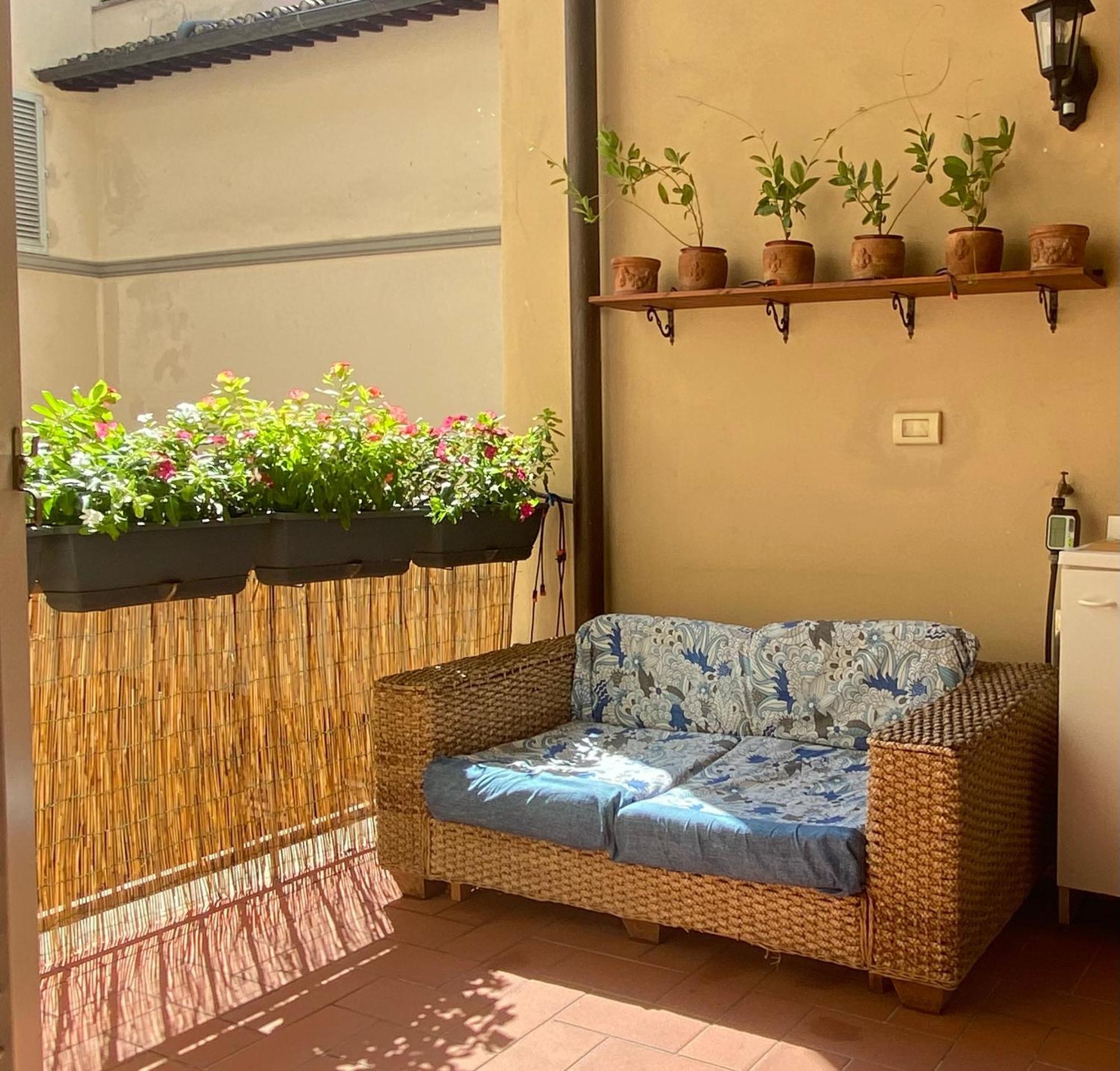 Indipendent Studio Apartment With Terrace - Parking Florencia Exterior foto