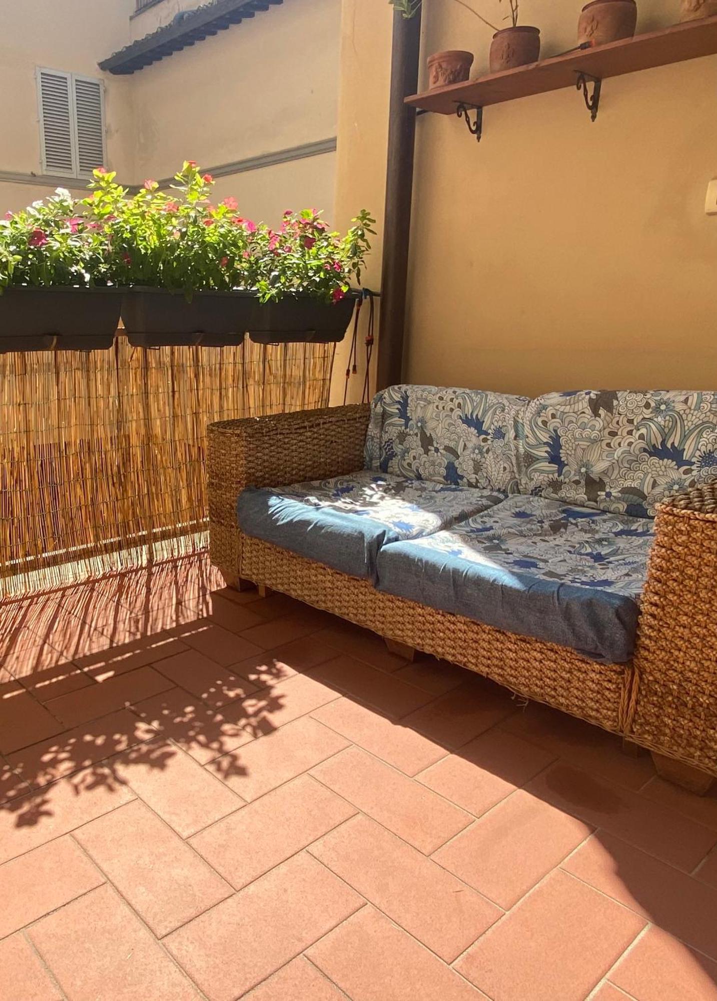 Indipendent Studio Apartment With Terrace - Parking Florencia Exterior foto